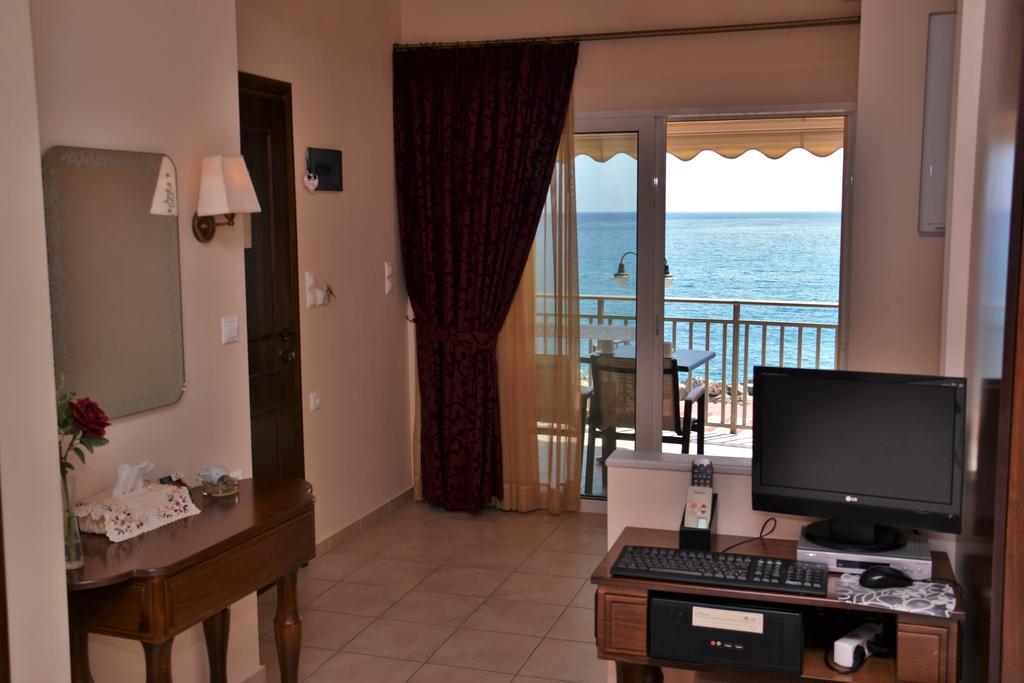 Corali Studios Palaiochora Habitación foto